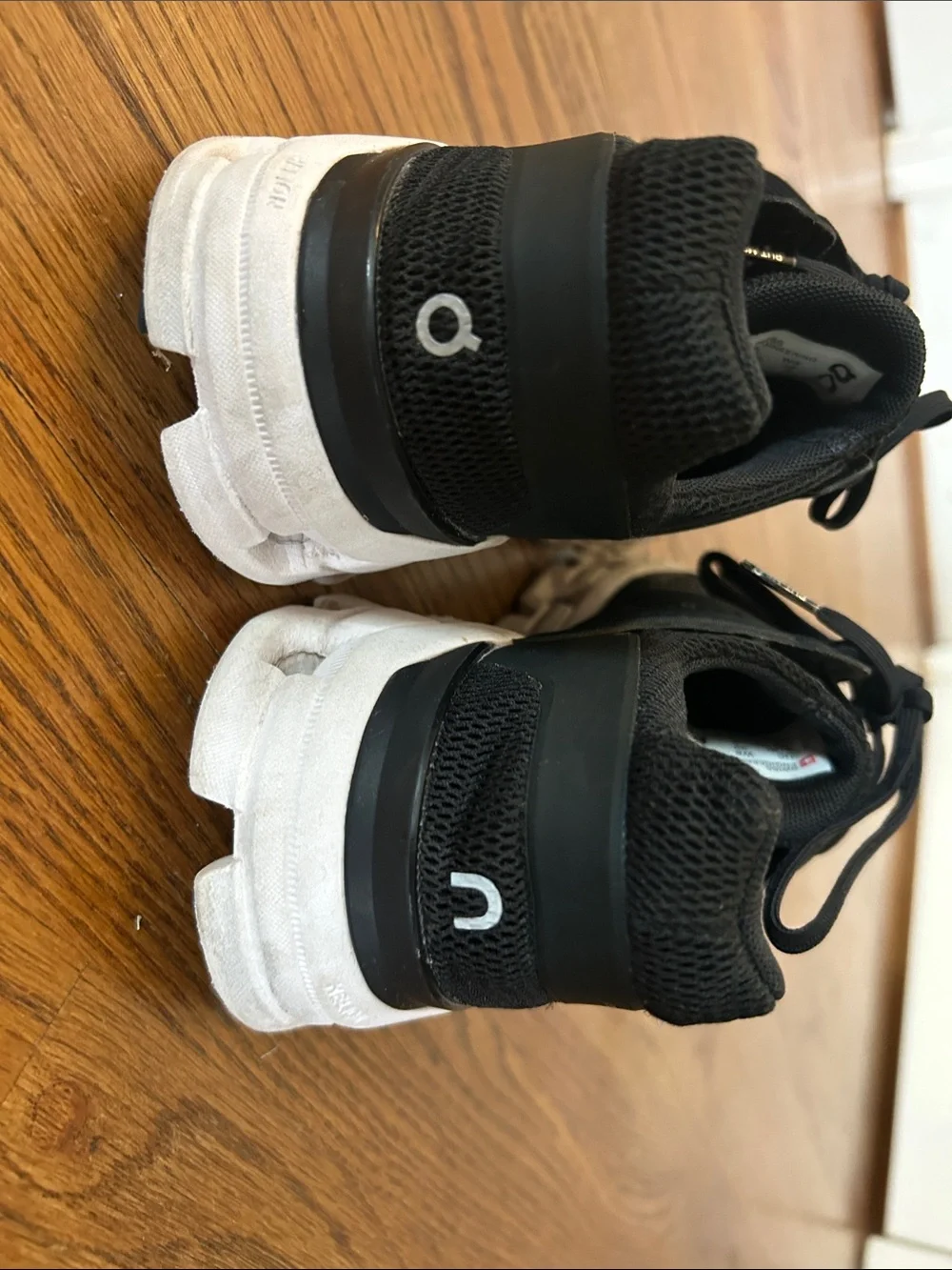 On Cloudswift Women's Black Athletic Running Shoes